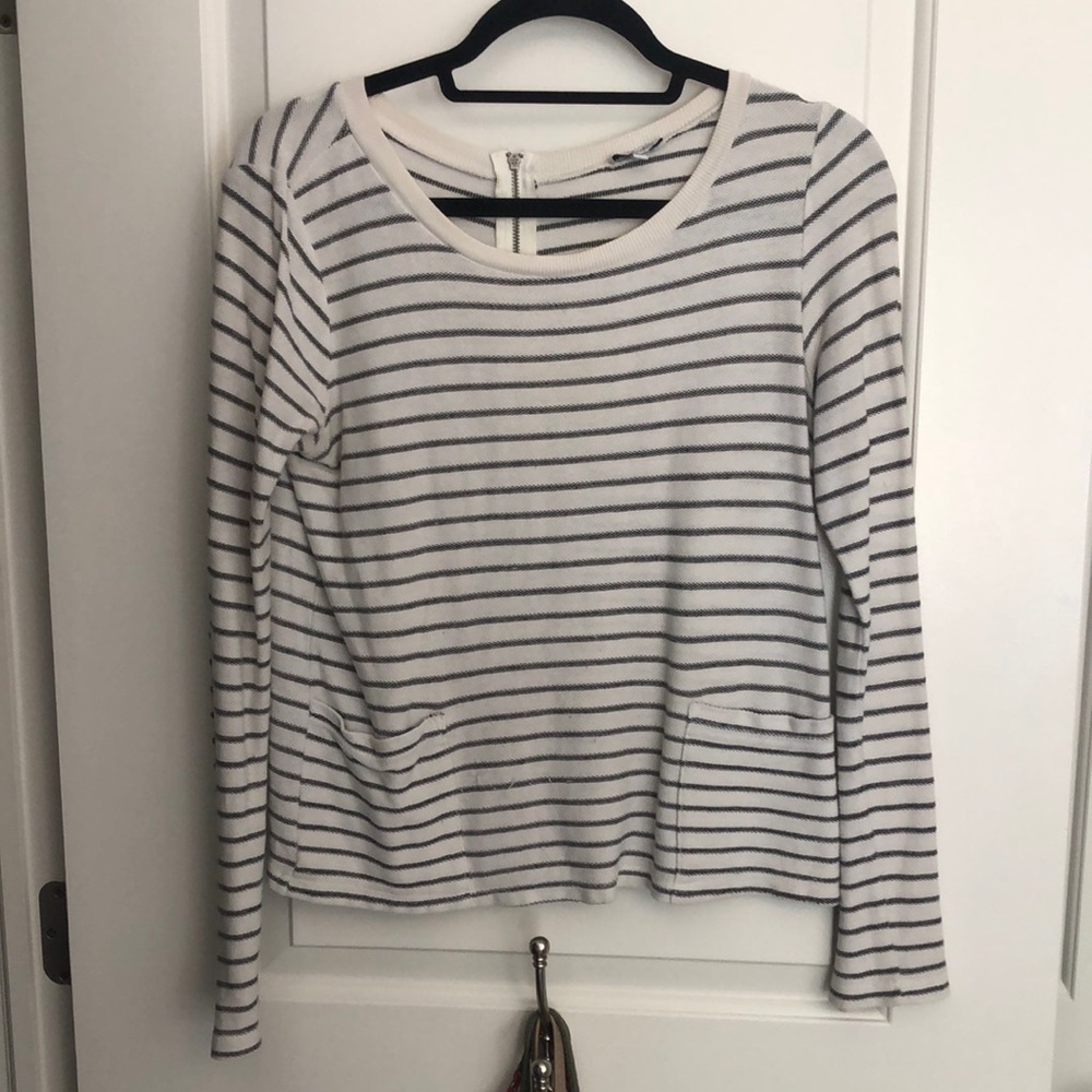 splendid top with back zipper